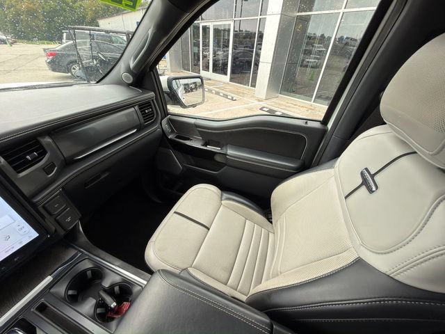 Used 2022 Ford F150 Lightning Platinum AWD/4WD image 31