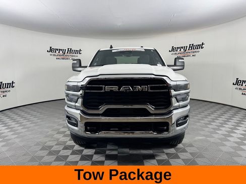 Used 2025 RAM 2500 Big Horn AWD/4WD image 5