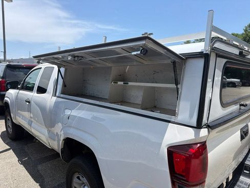 Used 2021 Toyota Tacoma SR RWD image 5