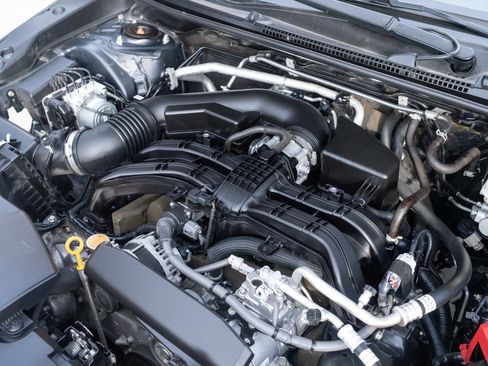 Used 2022 Subaru Crosstrek 2.5i Sport w/ Moonroof Package image 9