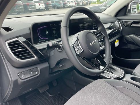 New 2026 Kia Seltos S FWD image 9