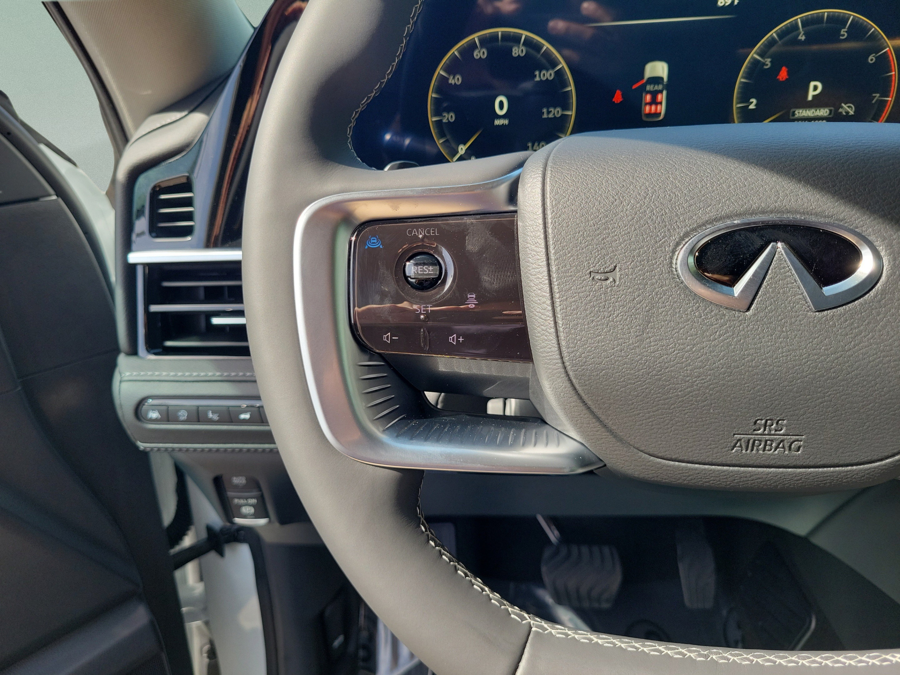 New 2027 INFINITI QX80 Luxe w/ Cargo Package AWD/4WD image 10
