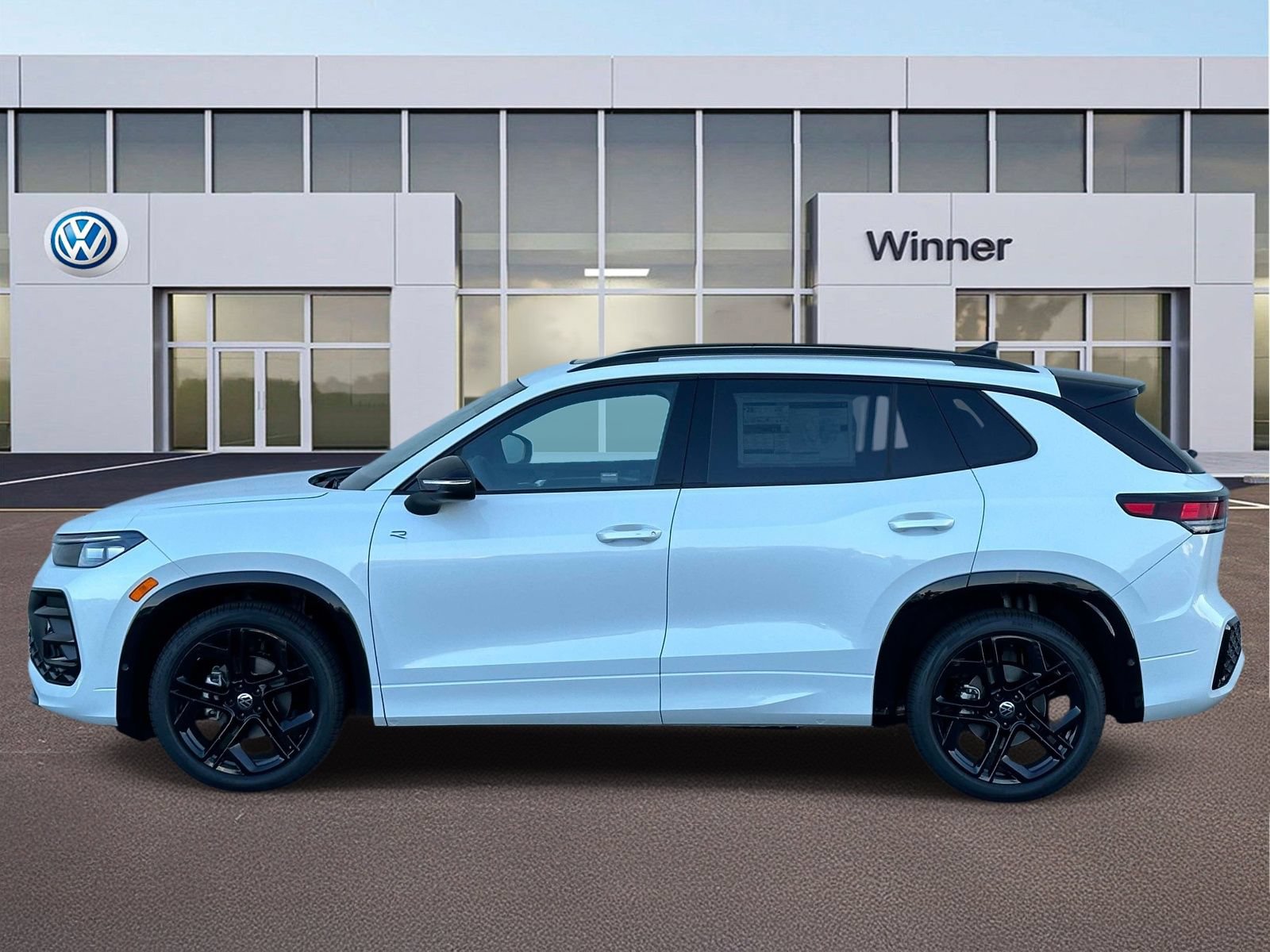 New 2026 Volkswagen Tiguan SE R-Line FWD image 2
