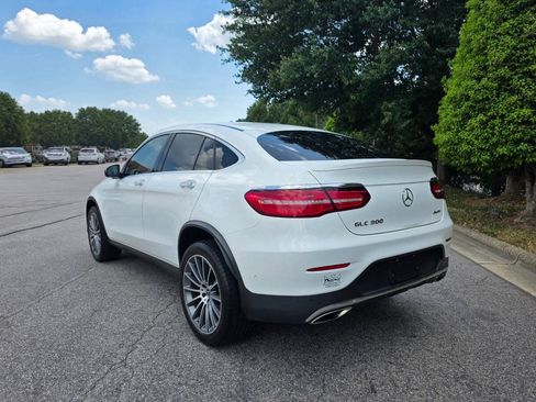 Used 2019 Mercedes-Benz GLC 300 4MATIC Coupe image 3