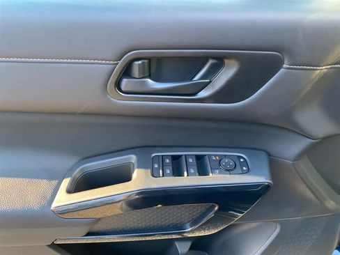 New 2025 Nissan Pathfinder SV image 10