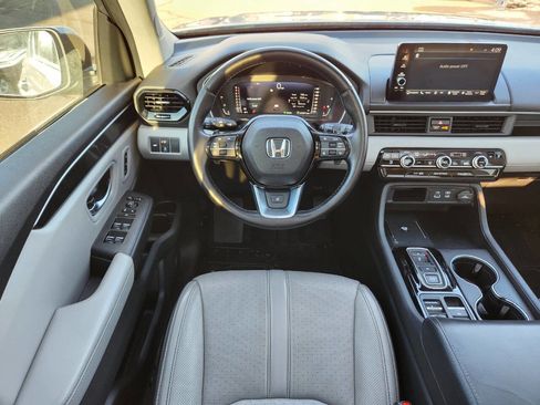 Used 2023 Honda Pilot Elite image 16