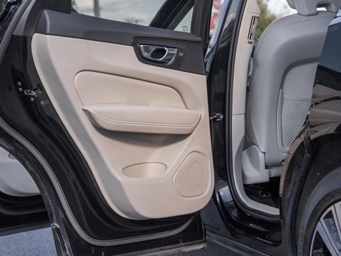 Certified 2022 Volvo XC60 B6 Inscription w/ Advanced Package image 33