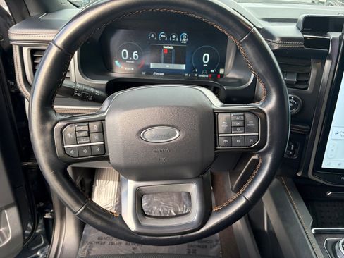 Used 2023 Ford Expedition Platinum AWD/4WD image 9