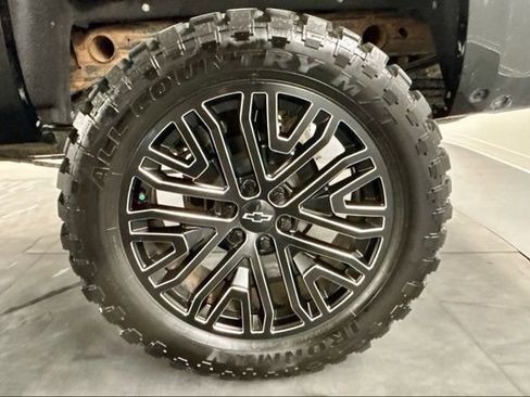 Used 2014 Chevrolet Silverado 1500 High Country w/ High Country Premium Package image 10