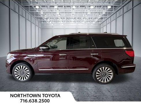 Used 2019 Lincoln Navigator Reserve w/ Cargo Package AWD/4WD image 2