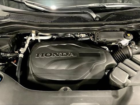 Used 2025 Honda Passport TrailSport image 31