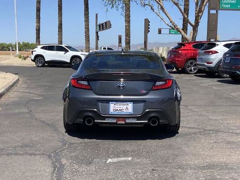 Used 2022 Toyota GR86 RWD image 5