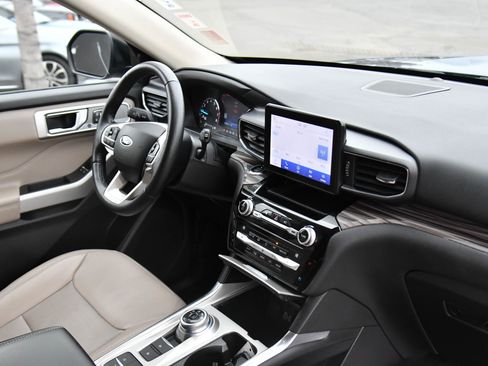 Used 2021 Ford Explorer Limited w/ Equipment Group 301A image 53