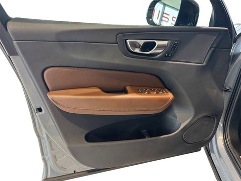 Certified 2023 Volvo XC60 B5 Plus w/ Protection Package Premier image 8
