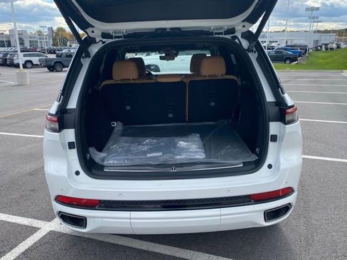New 2025 Jeep Grand Cherokee Summit image 7