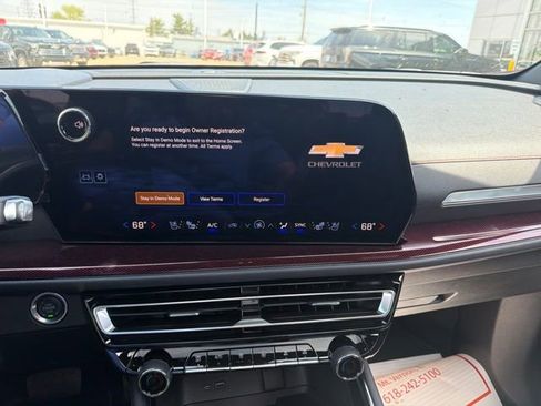 New 2026 Chevrolet Traverse RS AWD/4WD image 9