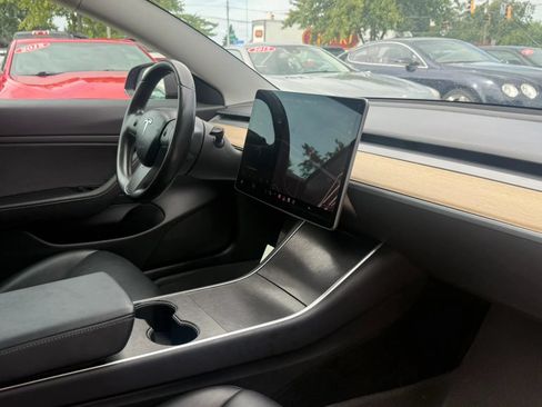 Used 2018 Tesla Model 3 Long Range RWD image 13