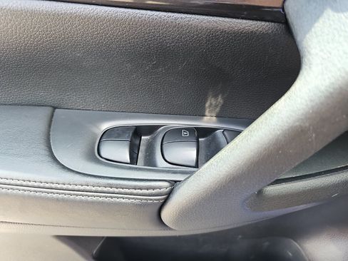 Used 2020 Nissan Rogue S AWD/4WD image 23