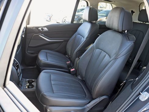 Used 2020 BMW X7 xDrive40i w/ Premium Package AWD/4WD image 37
