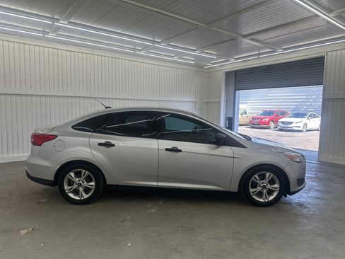 Used 2016 Ford Focus S image 4