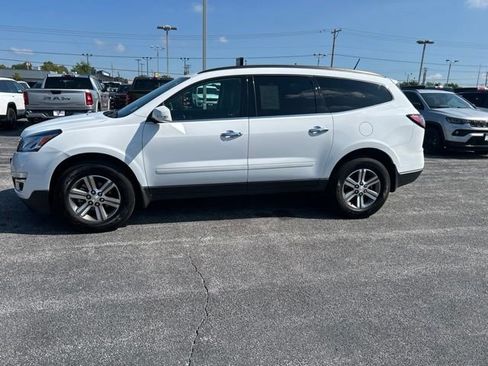 Used 2017 Chevrolet Traverse LT FWD image 4