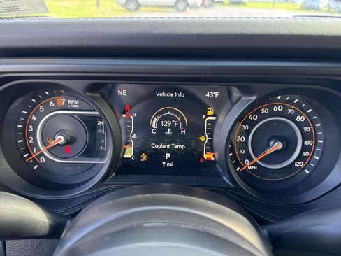 New 2026 Jeep Gladiator Rubicon w/ Steel Power Dome Hood Package AWD/4WD image 14