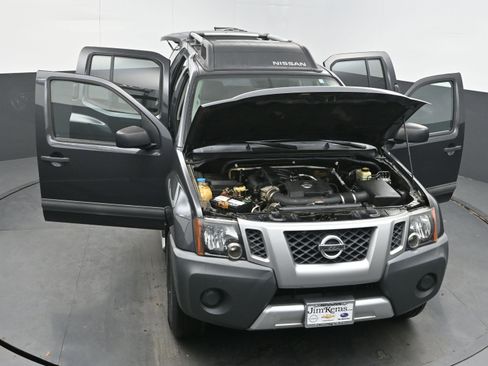 Used 2015 Nissan Xterra S image 40