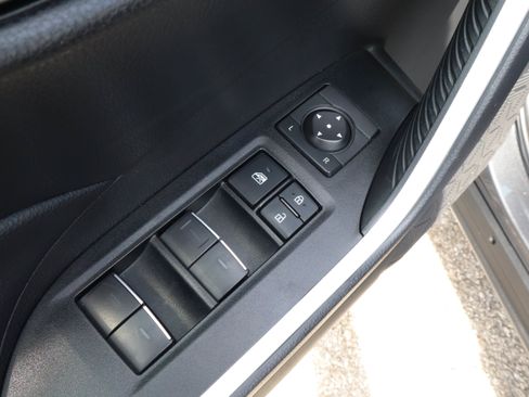 Used 2025 Toyota RAV4 XLE FWD image 14