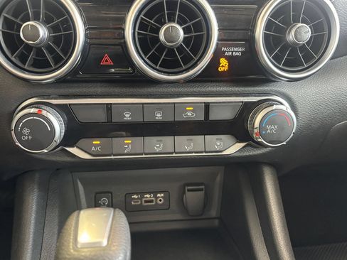 Used 2025 Nissan Sentra SV FWD image 14