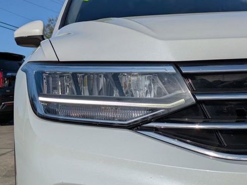 Used 2023 Volkswagen Tiguan SE FWD image 10