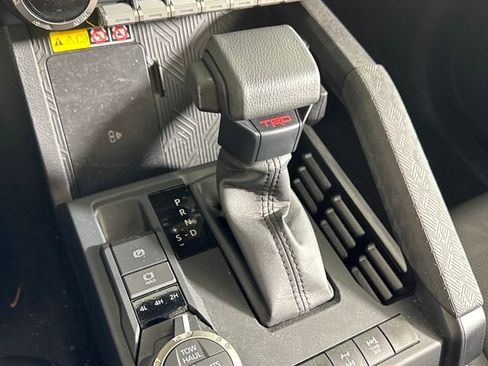 Used 2024 Toyota Tacoma TRD Off-Road w/ TRD Off Road Premium Package image 33