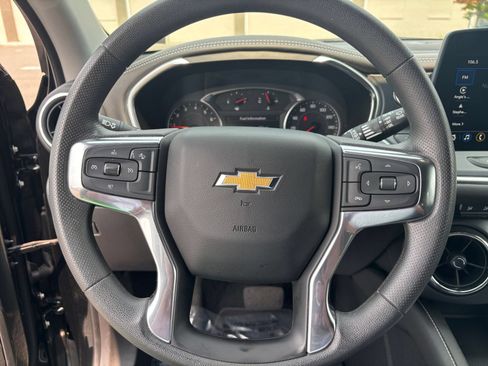 Used 2025 Chevrolet Blazer LT FWD image 29