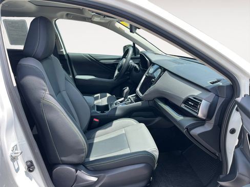 Used 2025 Subaru Outback Onyx Edition image 18