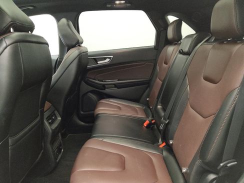 Used 2020 Ford Edge Titanium w/ Equipment Group 301A FWD image 18