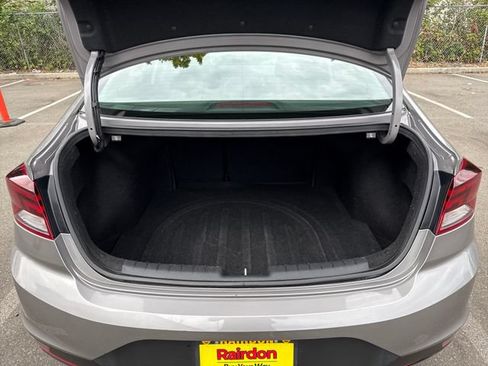 Used 2020 Hyundai Elantra SE w/ Cargo Package (C1) FWD image 14