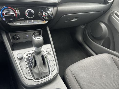 Used 2022 Hyundai Kona SEL FWD image 19