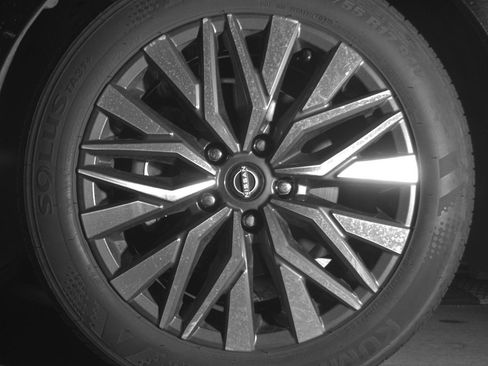 Used 2025 Nissan Altima 2.5 SV FWD image 12
