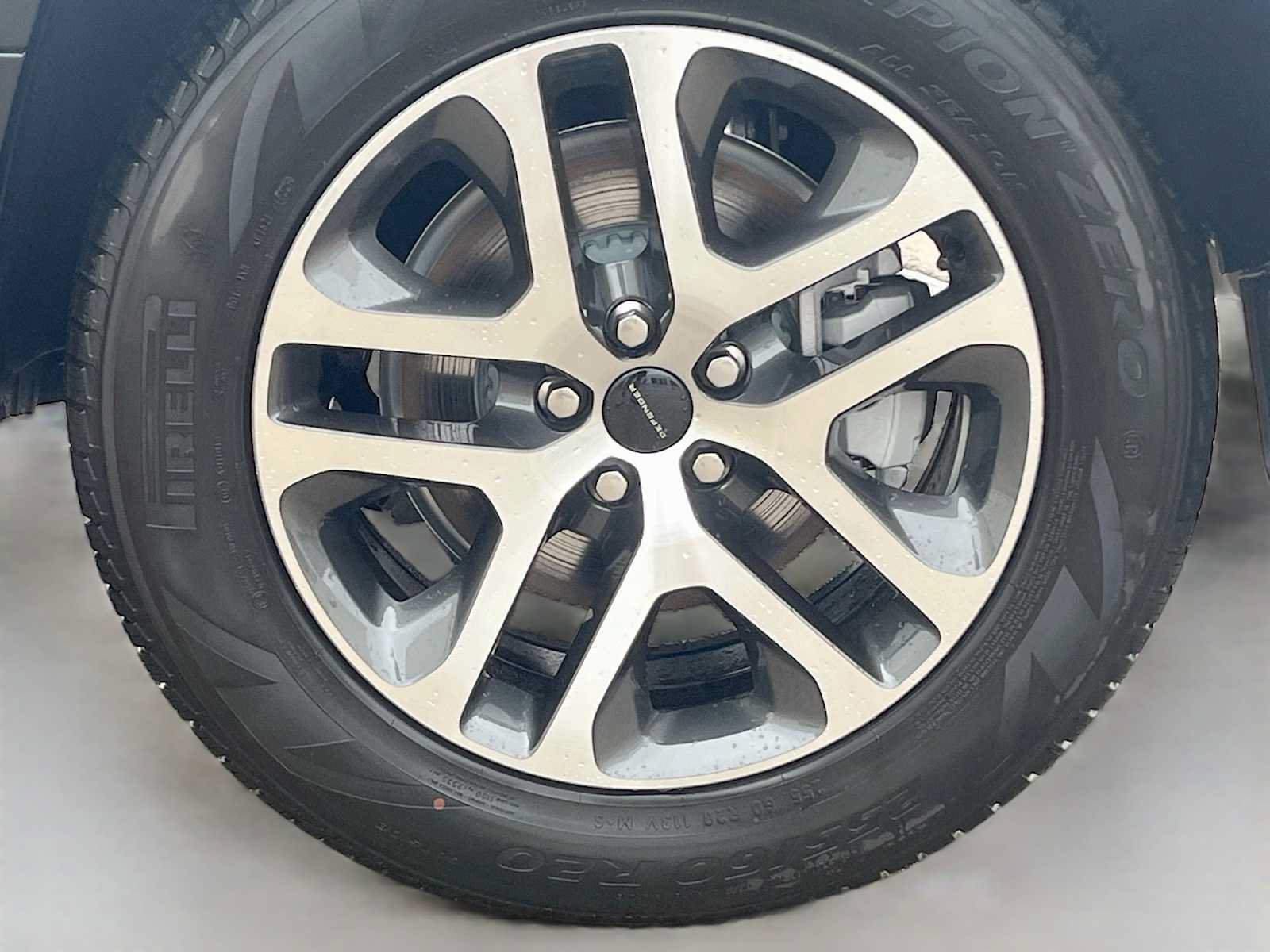 Used 2026 Land Rover Defender 110 X-Dynamic SE AWD/4WD image 6