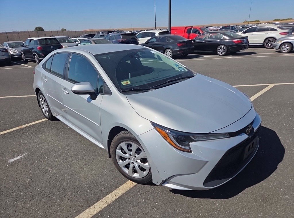 Used 2021 Toyota Corolla LE FWD image 2