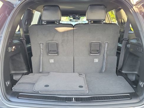 Used 2023 Jeep Grand Cherokee L Laredo image 16