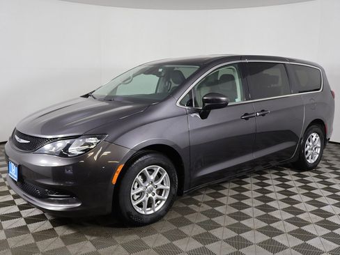 Used 2023 Chrysler Voyager LX image 6