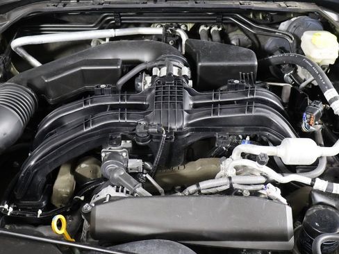 Used 2025 Subaru Forester Premium AWD/4WD image 16