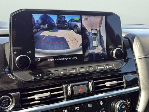 Used 2023 Nissan Pathfinder SL w/ SL Premium Package image 19