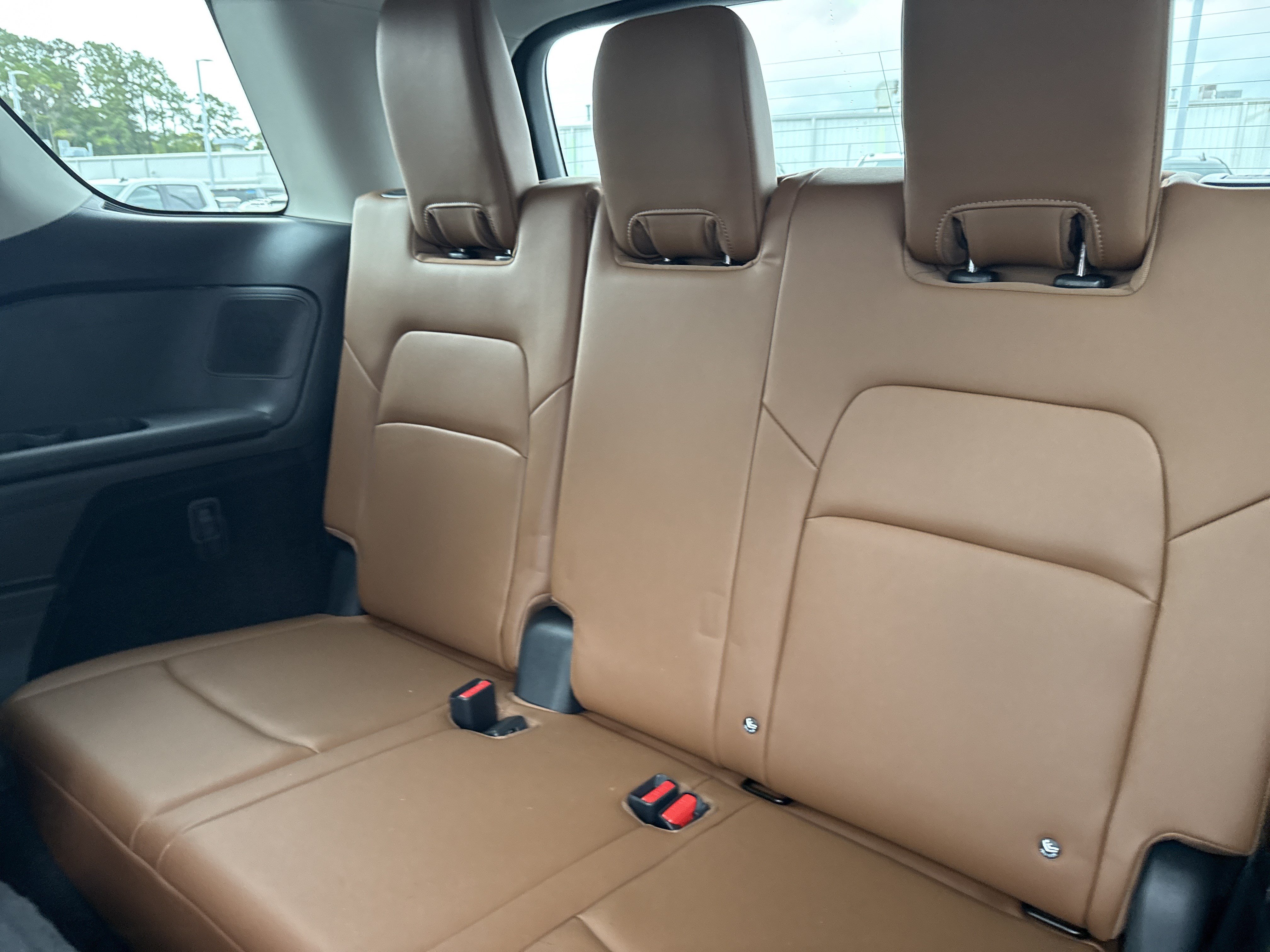 Used 2025 Nissan Pathfinder Platinum w/ Cargo Package FWD image 32