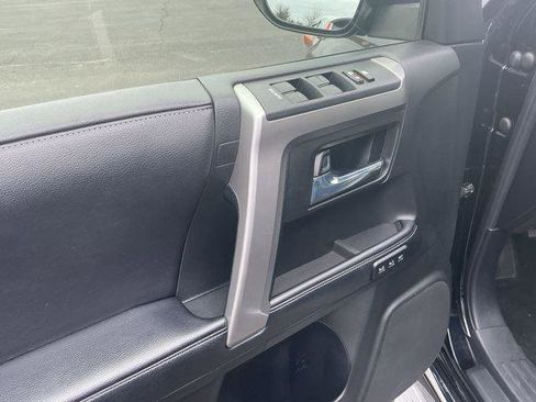 Used 2016 Toyota 4Runner Limited image 10