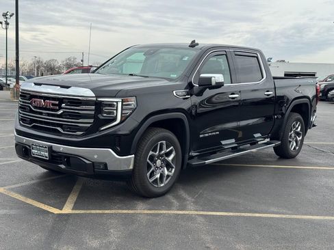 Used 2025 GMC Sierra 1500 SLT w/ SLT Premium Package image 7