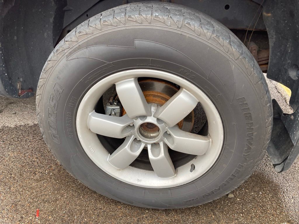 Used 2011 Nissan Titan S AWD/4WD image 11