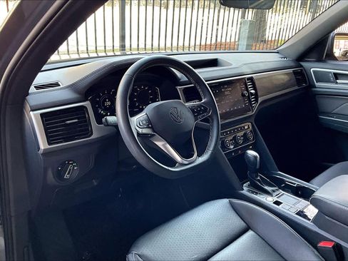 Used 2023 Volkswagen Atlas Cross Sport SE image 17