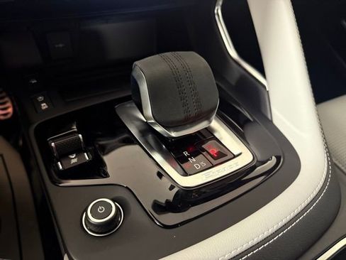 New 2024 Jaguar E-PACE R-Dynamic SE image 19