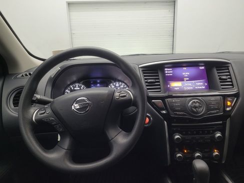 Used 2020 Nissan Pathfinder S FWD image 22